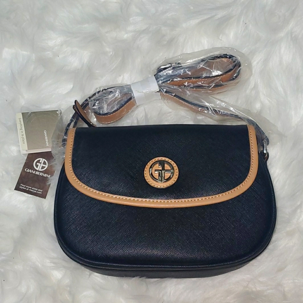 NWT Giani Bernini small saffiano crossbody bag